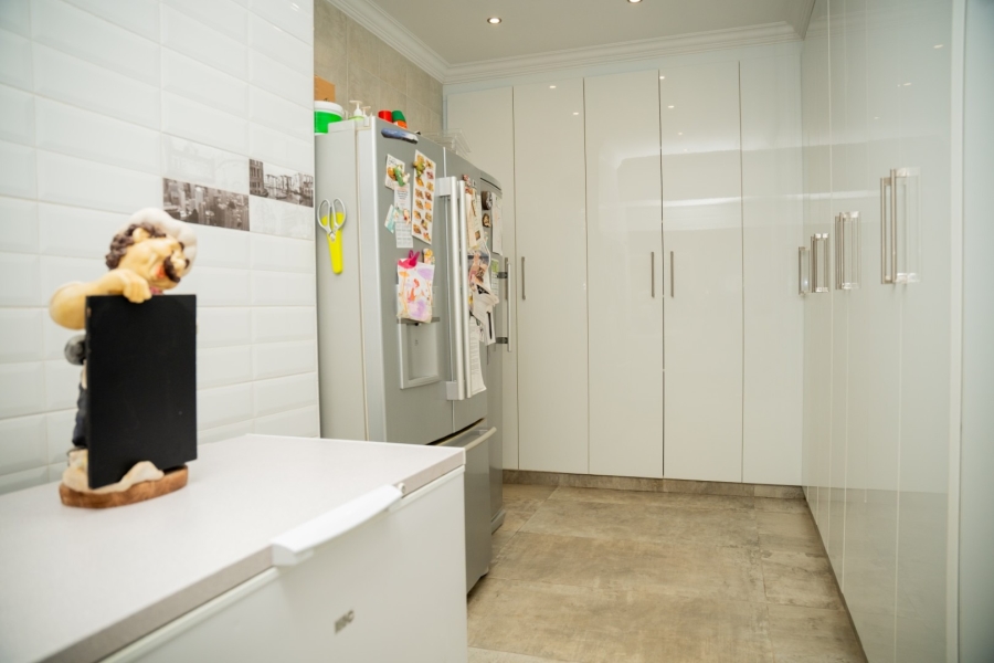 6 Bedroom Property for Sale in Wilkoppies North West